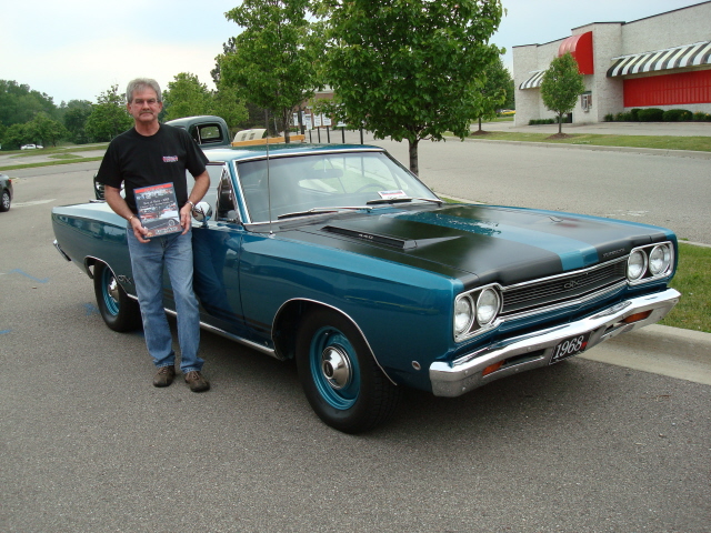 RH Best of Show is won by Bill Reeves for his 68 Ply GTX