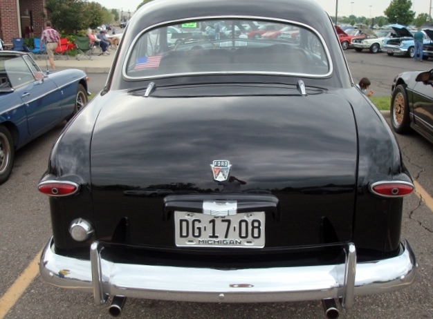 61112 (8)